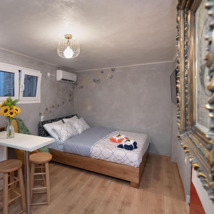 Cozy Tiny Apartment In The Heart Of Plaka 아테네 외부 사진