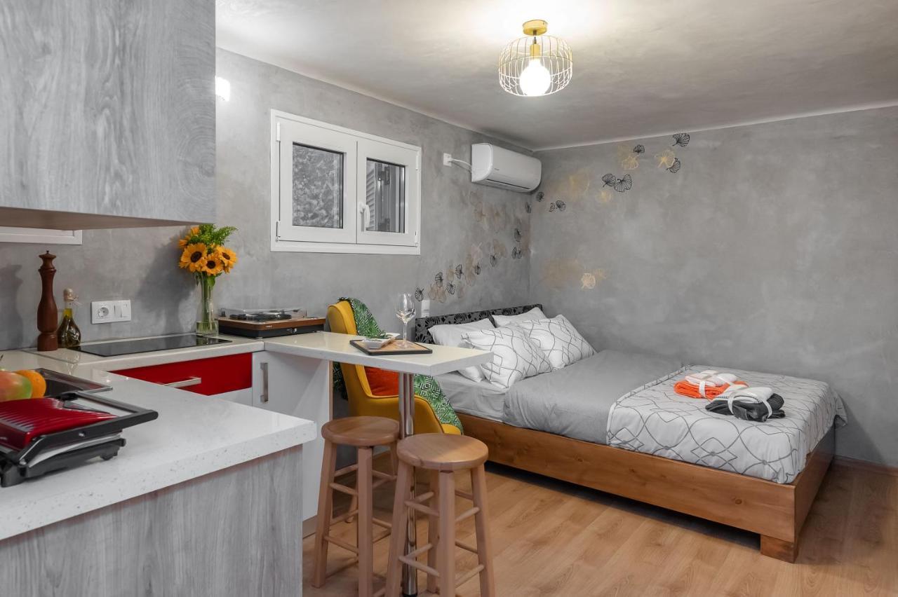 Cozy Tiny Apartment In The Heart Of Plaka 아테네 외부 사진